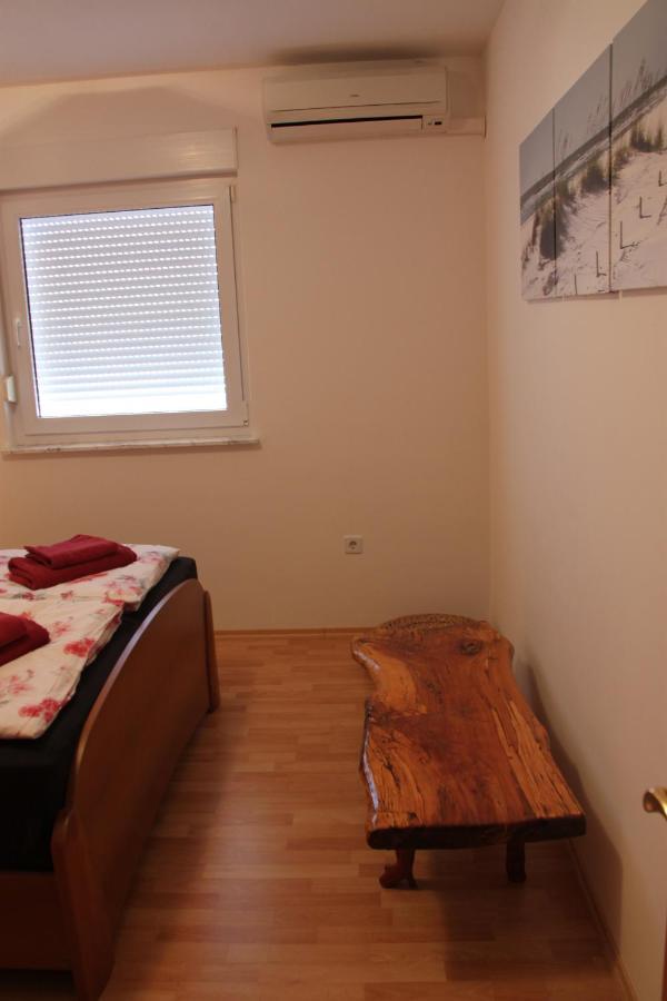 Gallery Apartman Nada Zaboric Esterno foto
