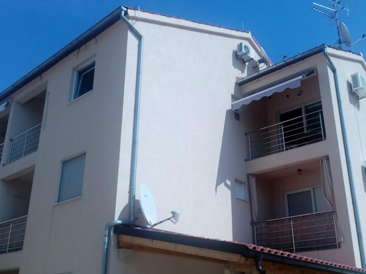Gallery Apartman Nada Zaboric Esterno foto