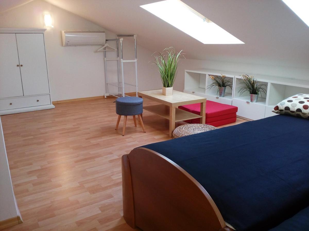 Gallery Apartman Nada Zaboric Esterno foto